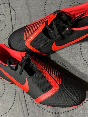 NIKE SKIN PHANTOM VENON SOCCERS SHOES SIZE 8 OR 7 UNISEX NEW NO BOX OR TAG $$$$